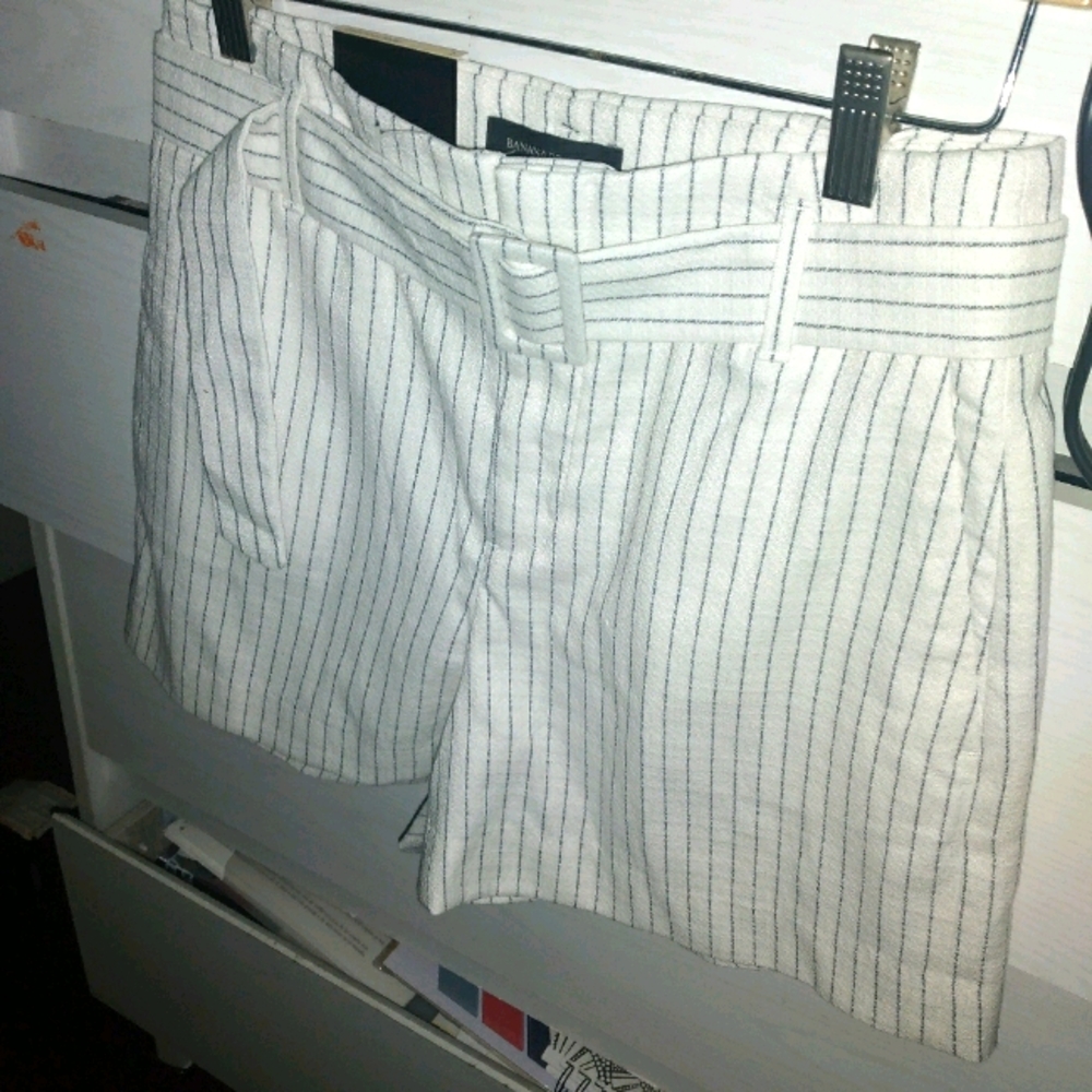 BANANA REPUBLIC SHORT - Picture 8 of 16